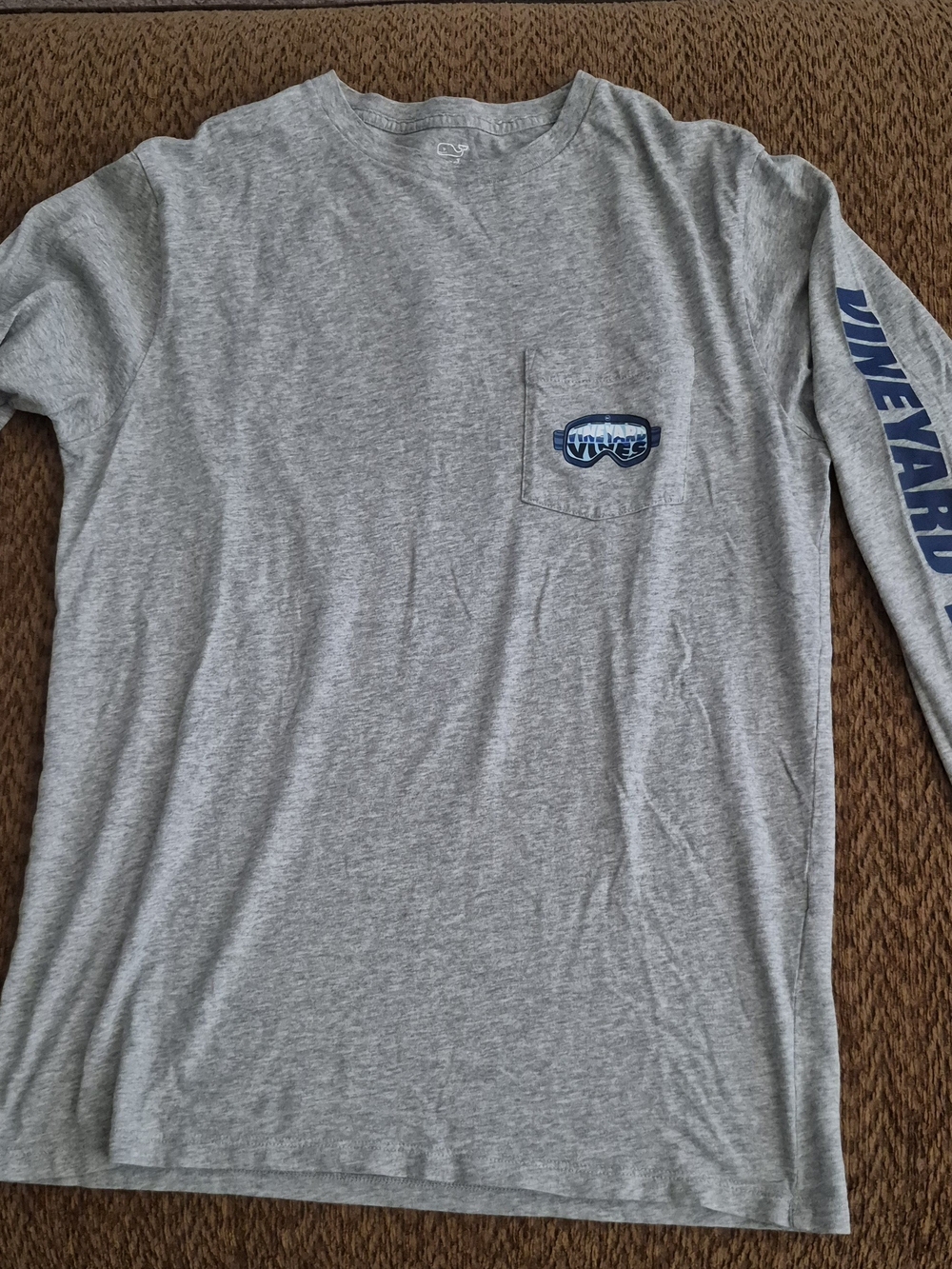 Vineyard Vines Heather Gray Long Sleeve Pocket Tee with Navy Logo